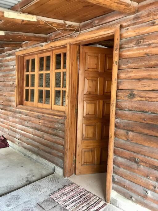Pequena Casa De Troncos, Detras De Casa Principal No Trabajo Con Tarjeta De Credito Пуэрто-Мадрин Экстерьер фото