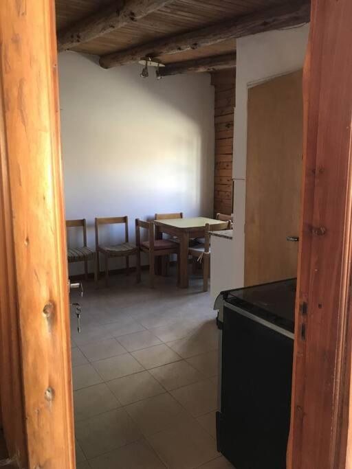 Pequena Casa De Troncos, Detras De Casa Principal No Trabajo Con Tarjeta De Credito Пуэрто-Мадрин Экстерьер фото