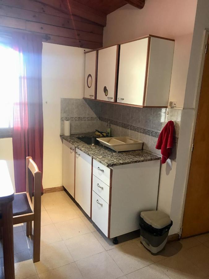 Pequena Casa De Troncos, Detras De Casa Principal No Trabajo Con Tarjeta De Credito Пуэрто-Мадрин Экстерьер фото