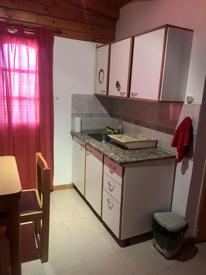 Pequena Casa De Troncos, Detras De Casa Principal No Trabajo Con Tarjeta De Credito Пуэрто-Мадрин Экстерьер фото