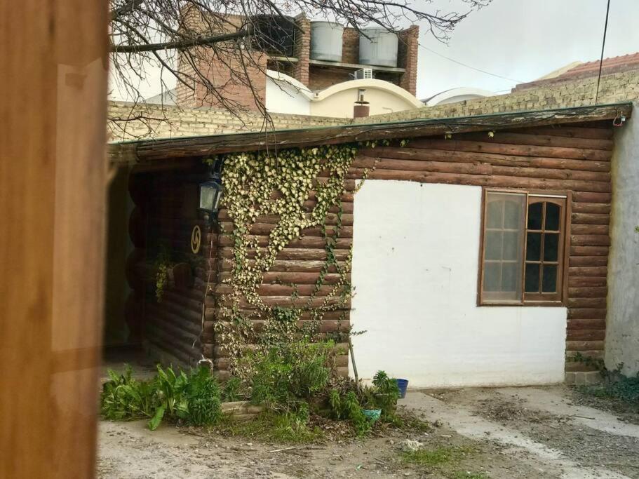 Pequena Casa De Troncos, Detras De Casa Principal No Trabajo Con Tarjeta De Credito Пуэрто-Мадрин Экстерьер фото
