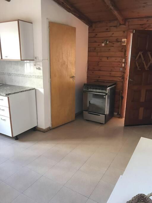 Pequena Casa De Troncos, Detras De Casa Principal No Trabajo Con Tarjeta De Credito Пуэрто-Мадрин Экстерьер фото