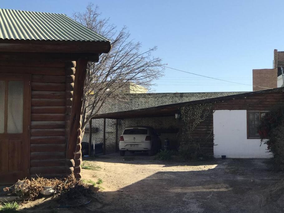 Pequena Casa De Troncos, Detras De Casa Principal No Trabajo Con Tarjeta De Credito Пуэрто-Мадрин Экстерьер фото