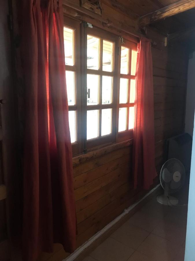 Pequena Casa De Troncos, Detras De Casa Principal No Trabajo Con Tarjeta De Credito Пуэрто-Мадрин Экстерьер фото